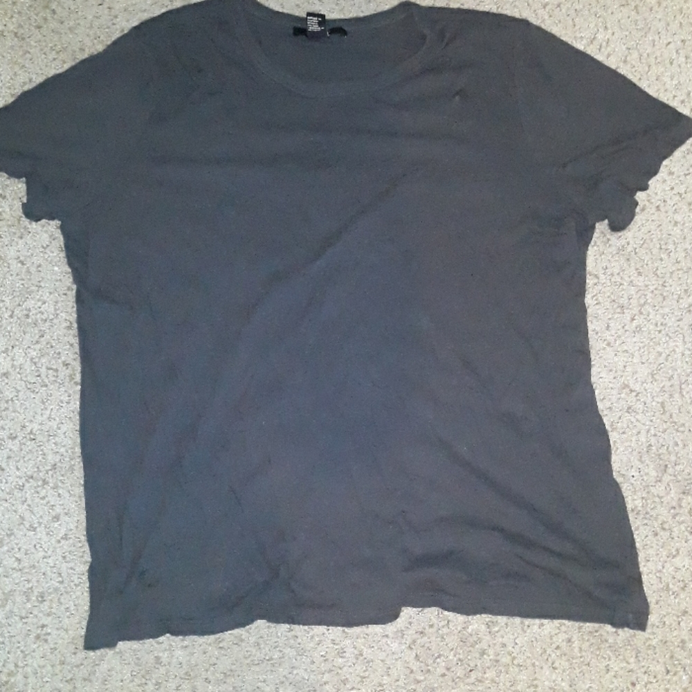 Black tee